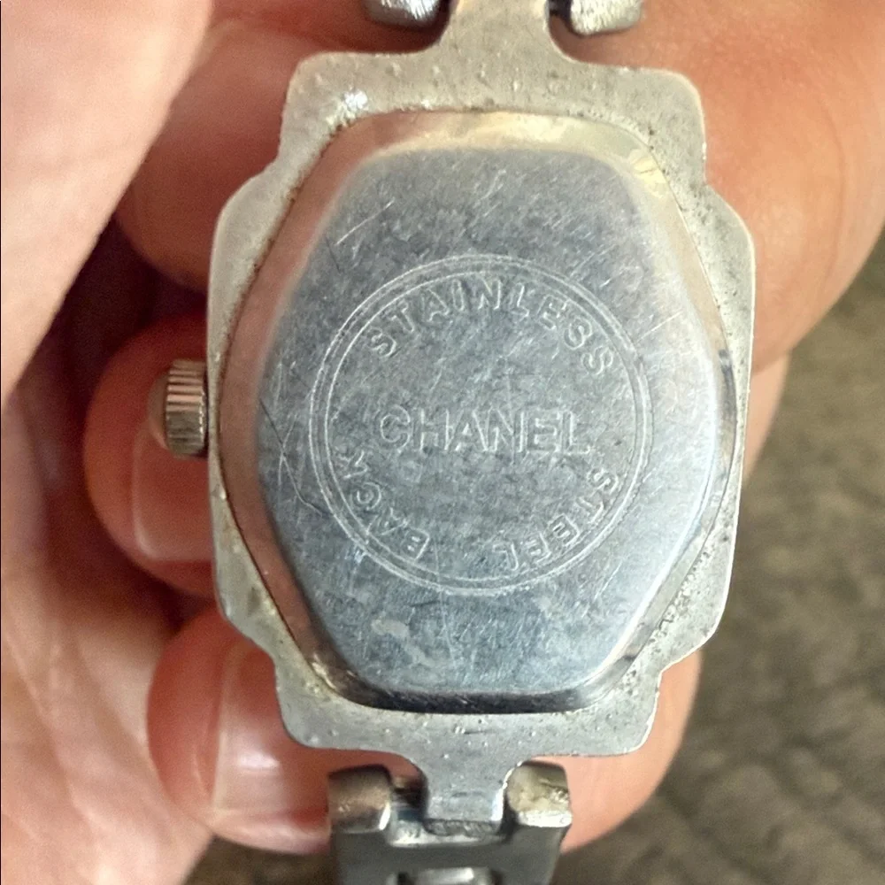 CHANEL Vintage Silver-Tone Ladies Bracelet Watch - Picture 3 of 4